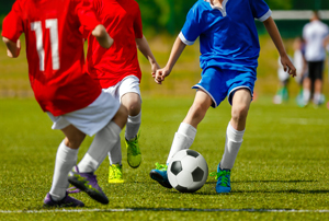 Johannes spielt Fußball